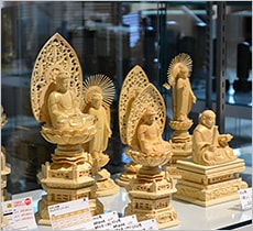 メモリアル仏壇 箕面店 場内案内04