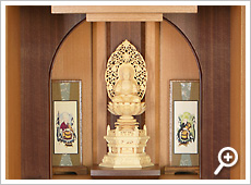 須弥壇：仏像と掛け軸