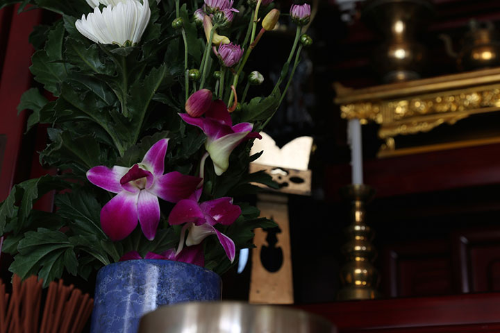 仏壇と花瓶